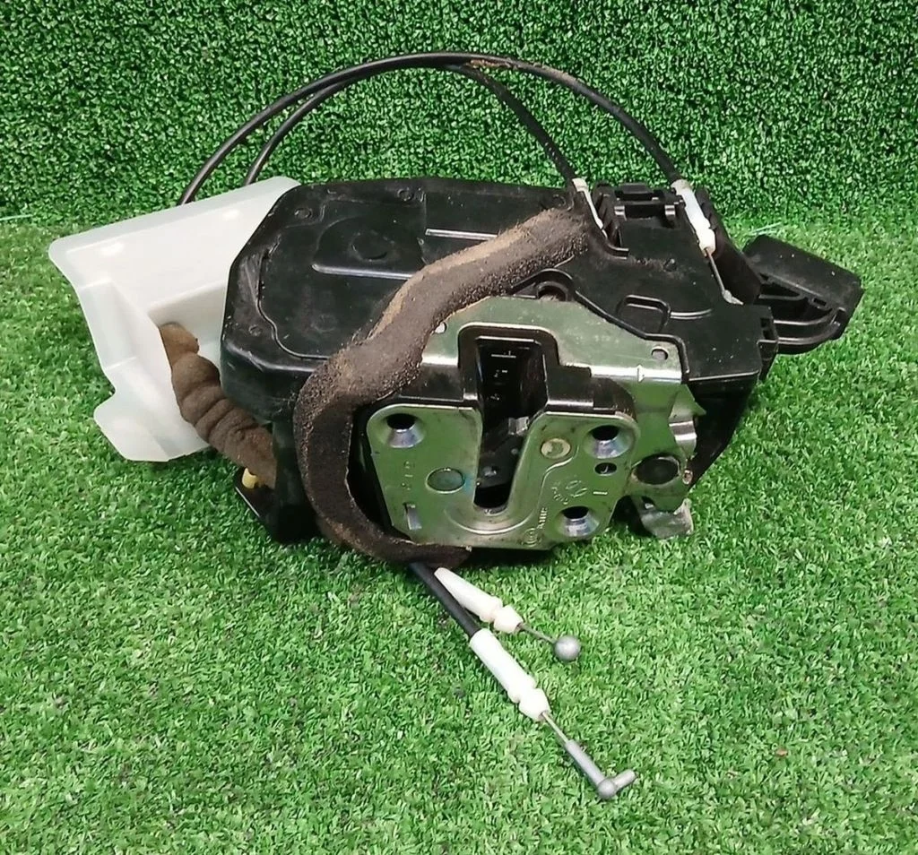 Замок двери передней Infiniti / Nissan EX35 , QX50 (J50)
