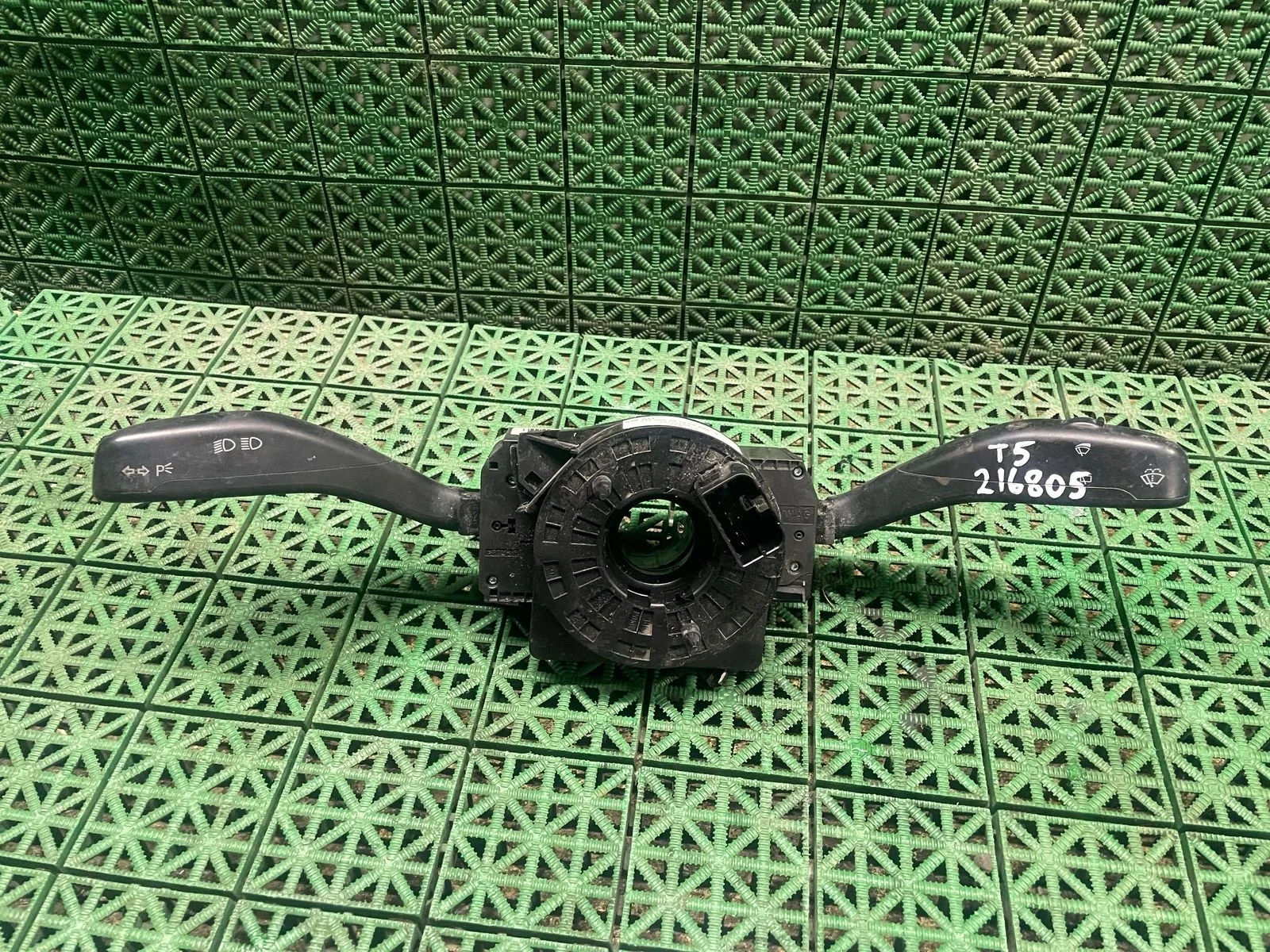 Переключатель подрулевой VOLKSWAGEN TRANSPORTER T5  2003- б/у TRANSPORTER T5(2003-2015)