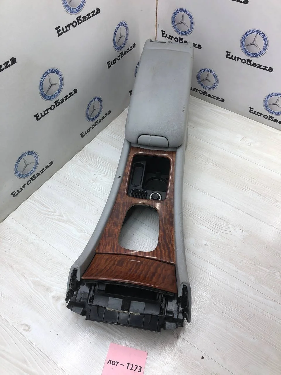 Подлокотник Mercedes W203