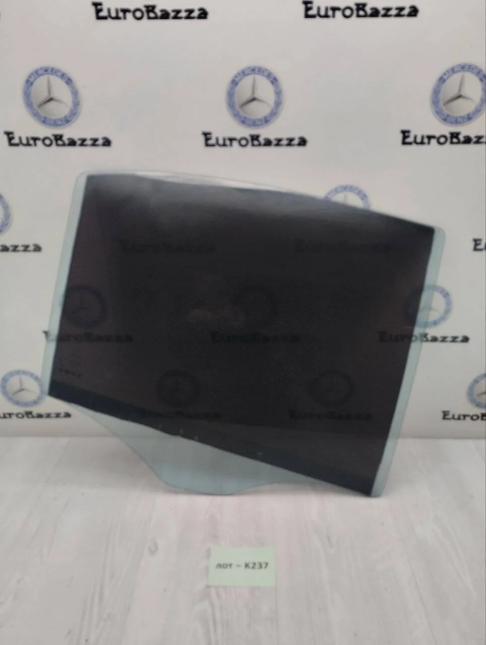 Стекло заднее левое Mercedes W211