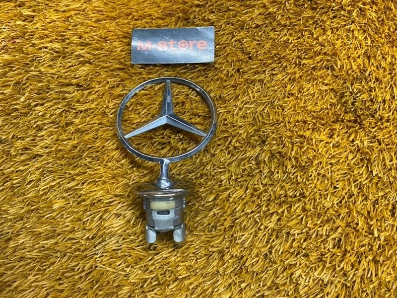 Эмблема на капот Mercedes-Benz -Class W204