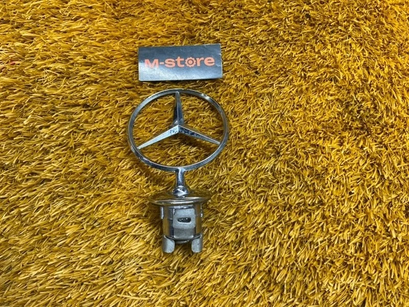 Эмблема на капот Mercedes-Benz -Class W204