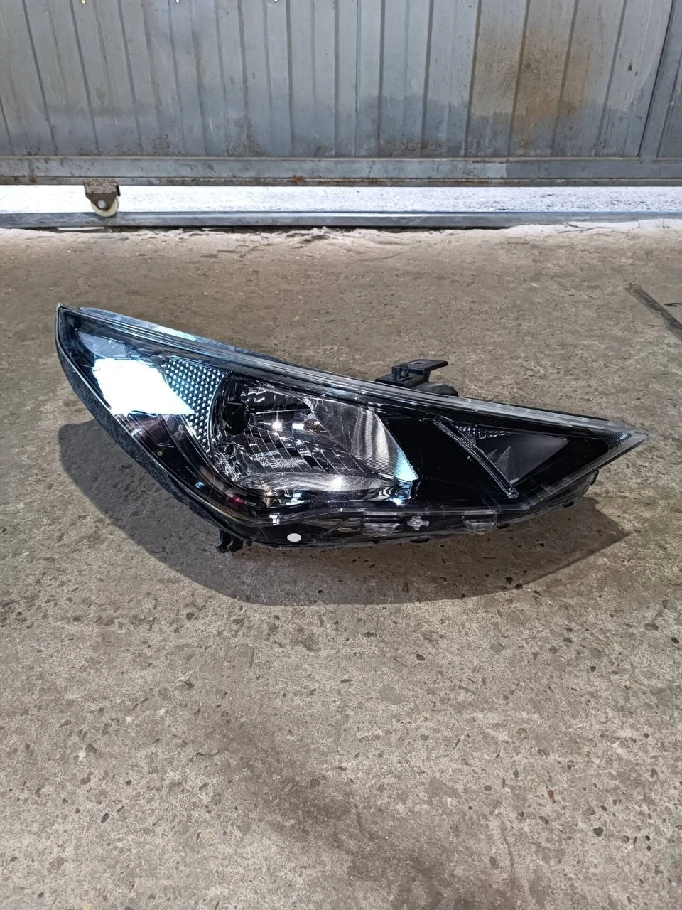 Блок фары Hyundai Solaris 92102H5500, правый