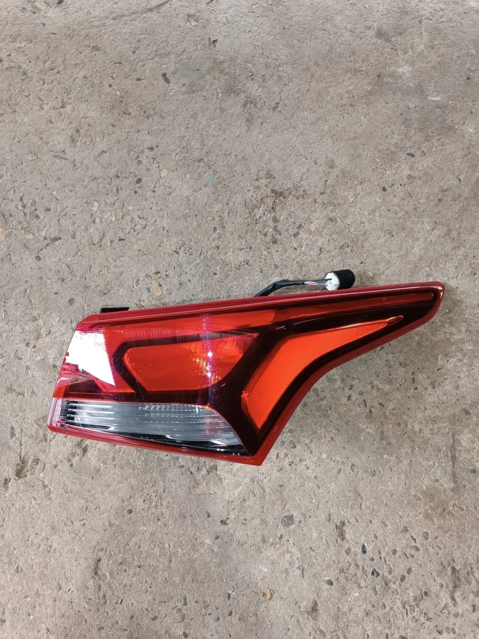 Фонарь наружный Hyundai Solaris 2020-2024 92402H5000, задний правый