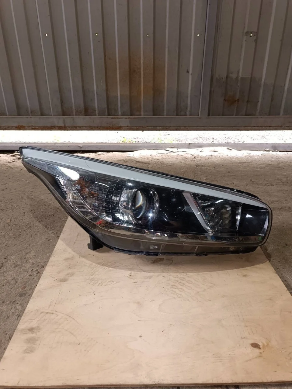 Блок фары Kia Ceed 2 2012-2015 92102A2010, правый