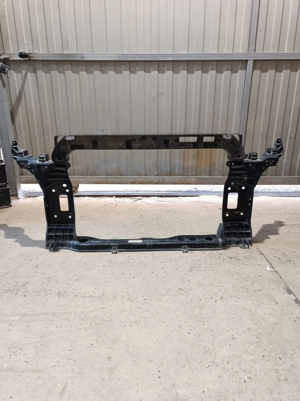 Панель телевизор Hyundai Tucson 3 2015-2018 64101D7000, передний