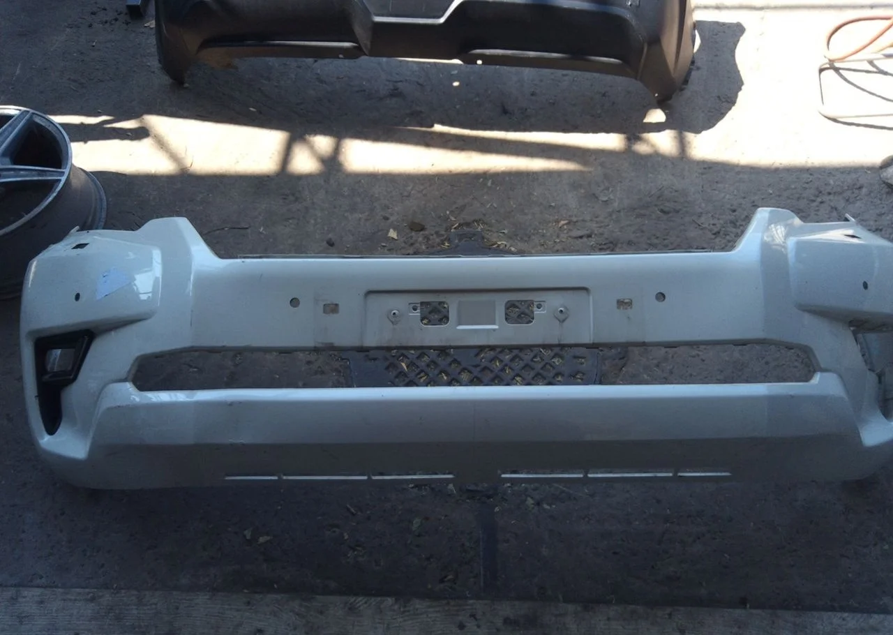 Бампер Toyota Land Cruiser Prado 521196B980, передний