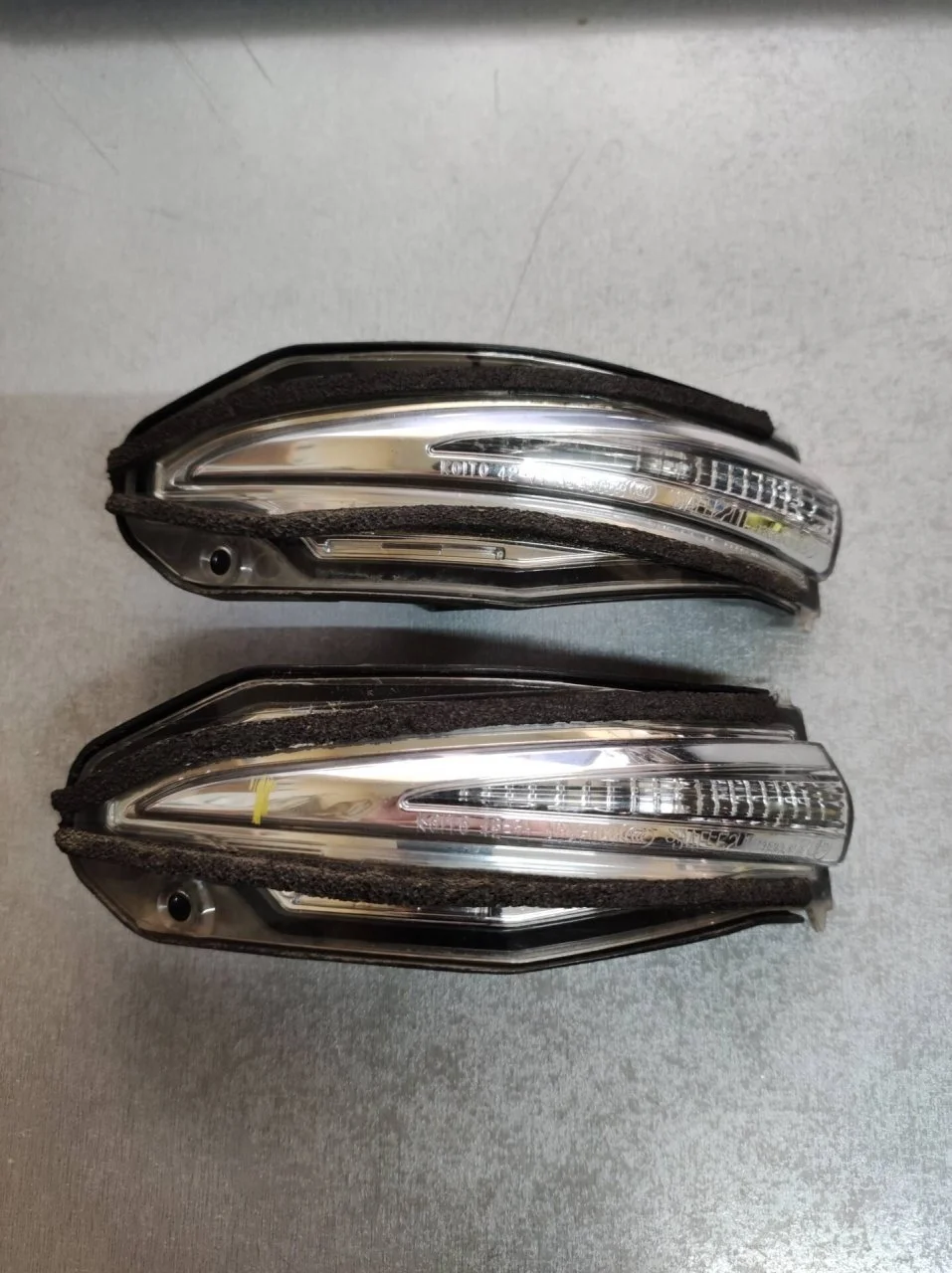 Повторитель поворотника Toyota Rav 4 4 8173042020, левый