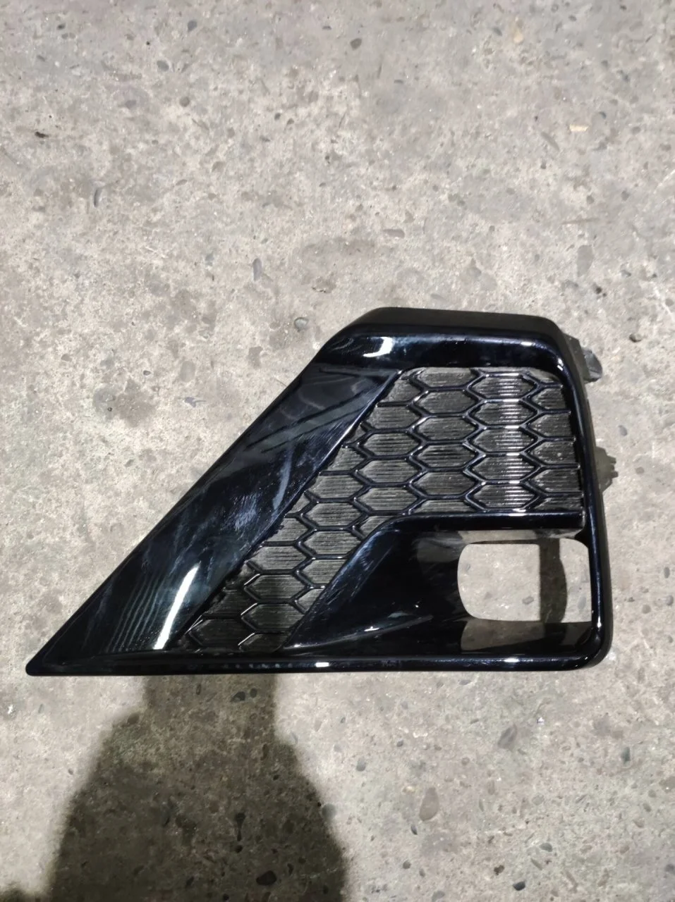 Накладка ПТФ Toyota Land Cruiser 150 Prado 52030WQ010, правая