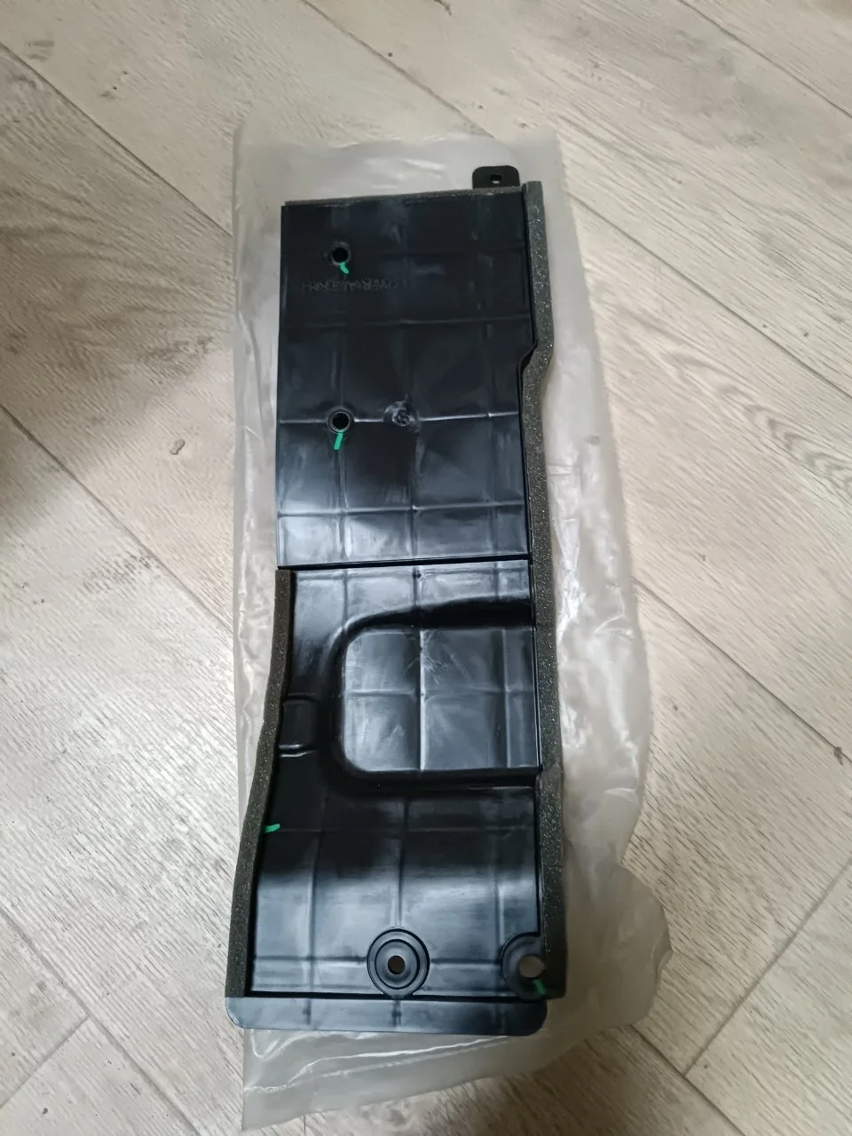 Дефлектор радиатора Hyundai Solaris 291344Y000, правый
