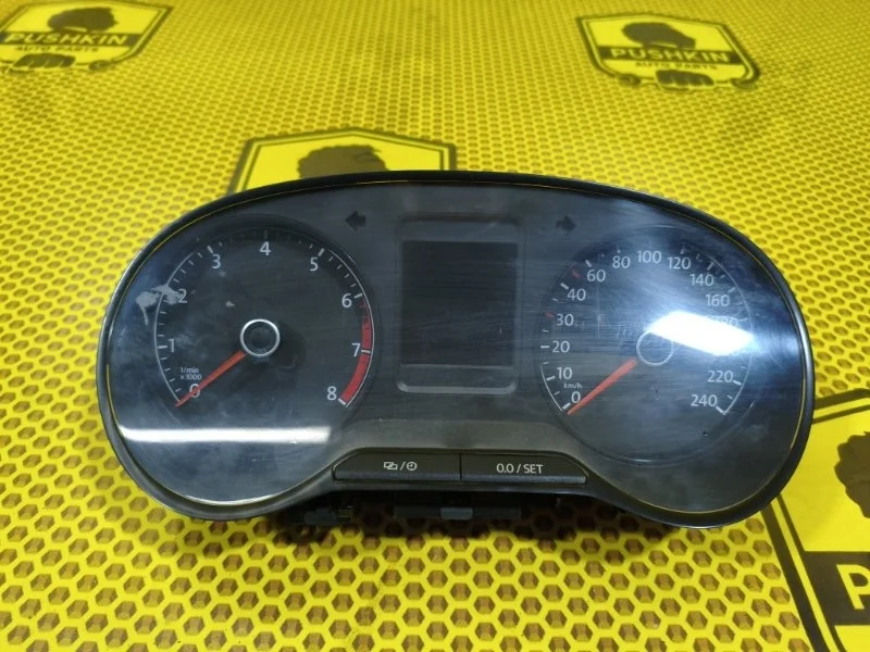 Панель приборов Volkswagen Polo MK2 CWVB 2017