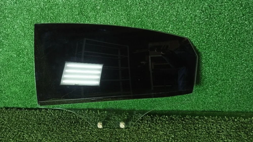Стекло задней левой двери Kia Rio III