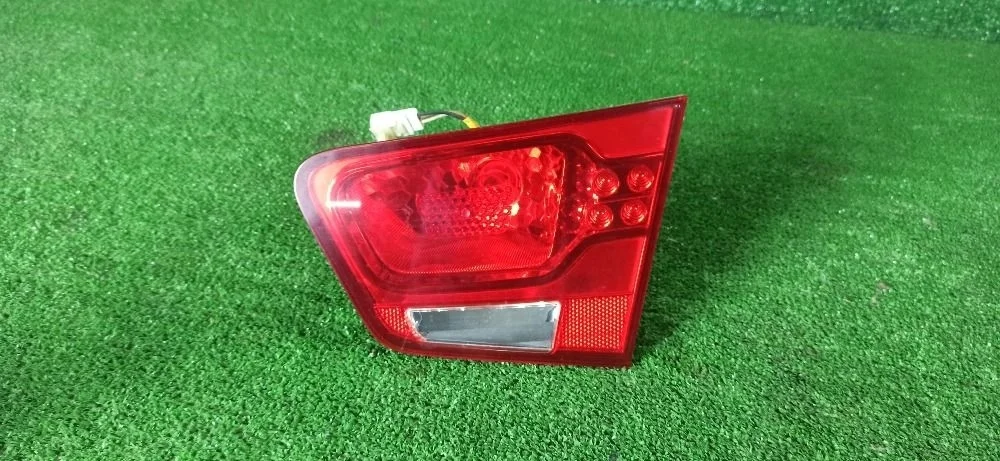 Фонарь задний правый Kia Cerato II треснут