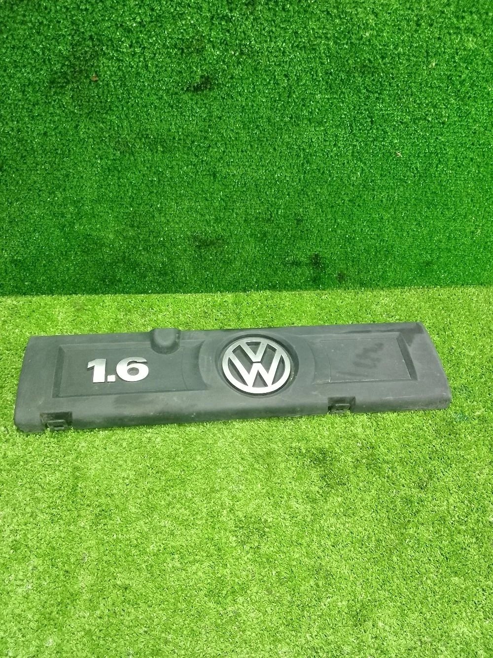 Крышка двигателя Volkswagen Polo V