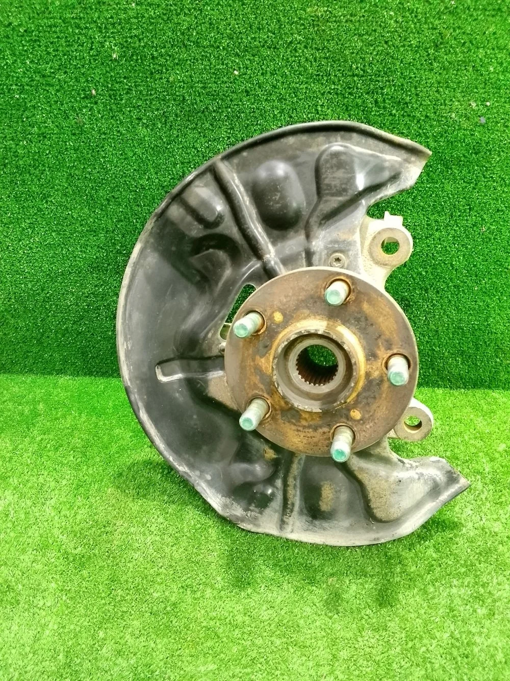 Кулак поворотный перед правый Toyota Avensis T250
