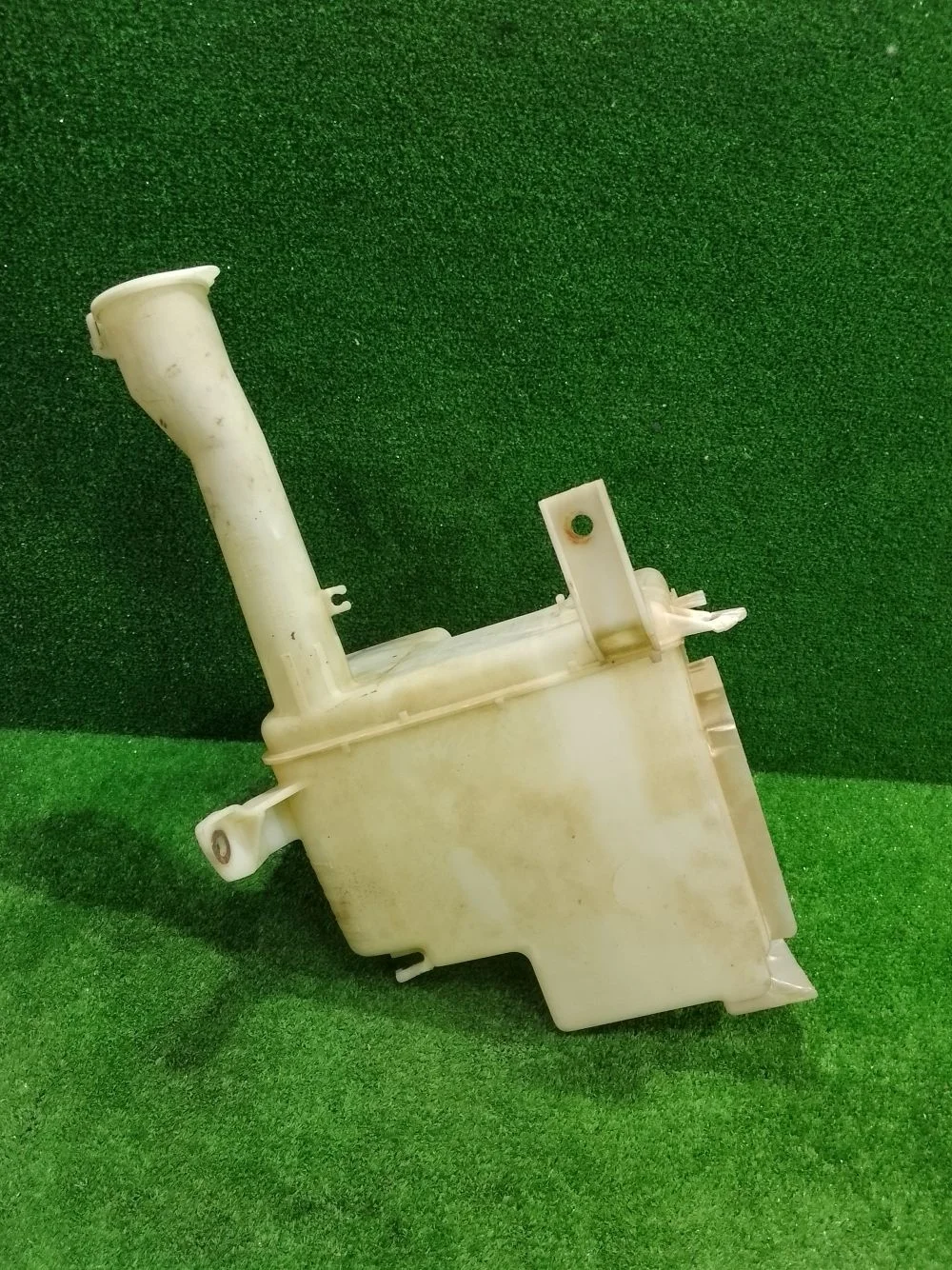 Бачок омывателя Mitsubishi Lancer 9