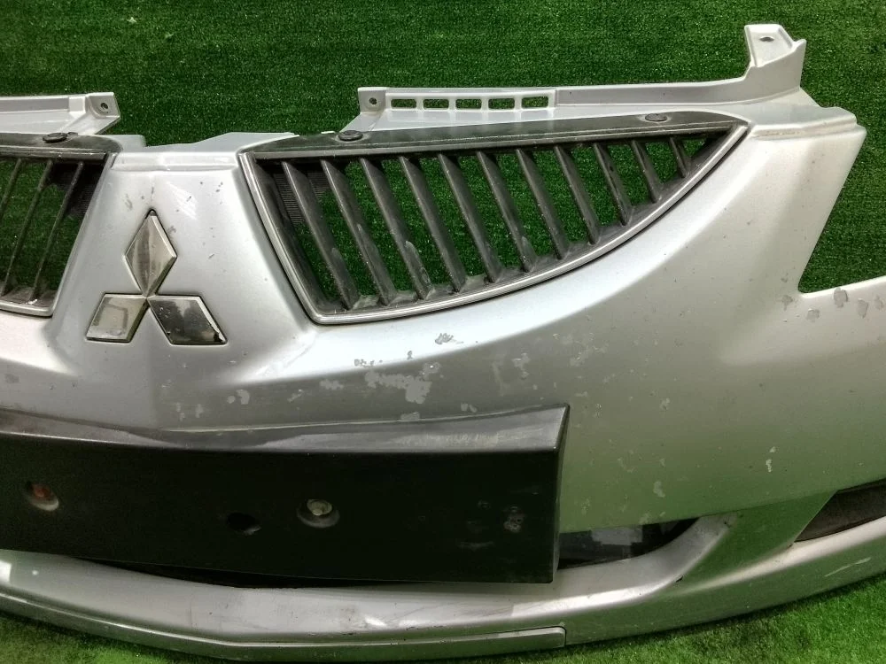 Бампер передний  Mitsubishi Lancer 9 в сборе
