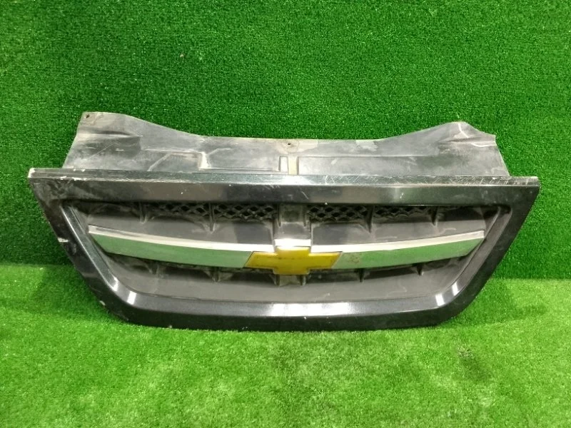Решетка радиатора Daewoo Nexia F16D3 (б/у)