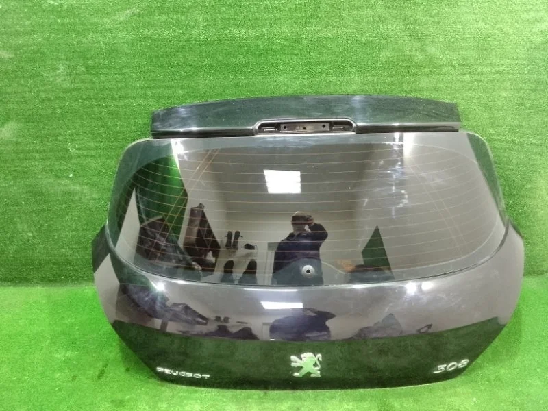 Дверь багажника Peugeot 308