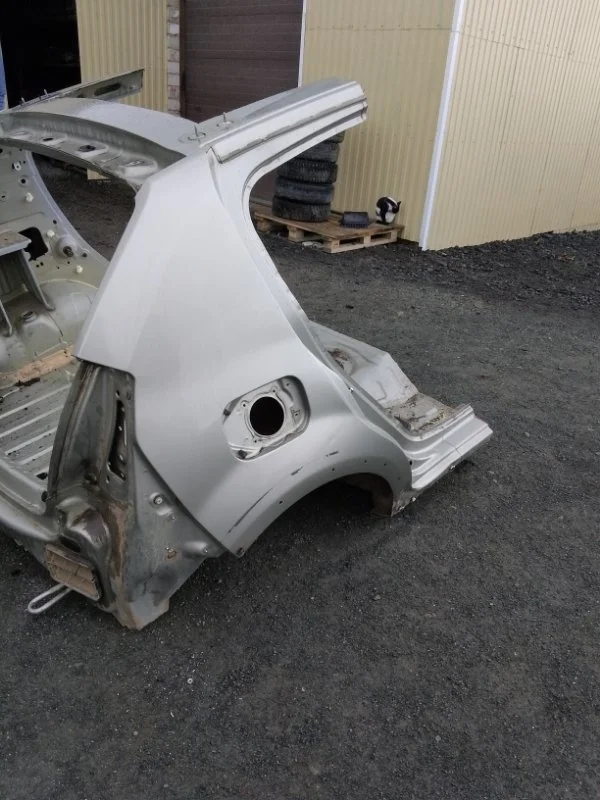 Крыло заднее правое  Renault Sandero 1