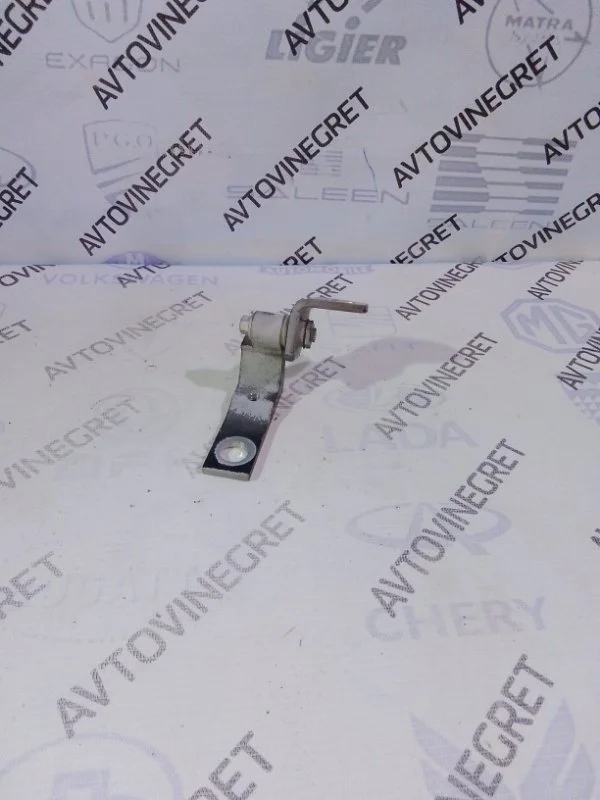 Петля двери передняя правая Ford Focus 3