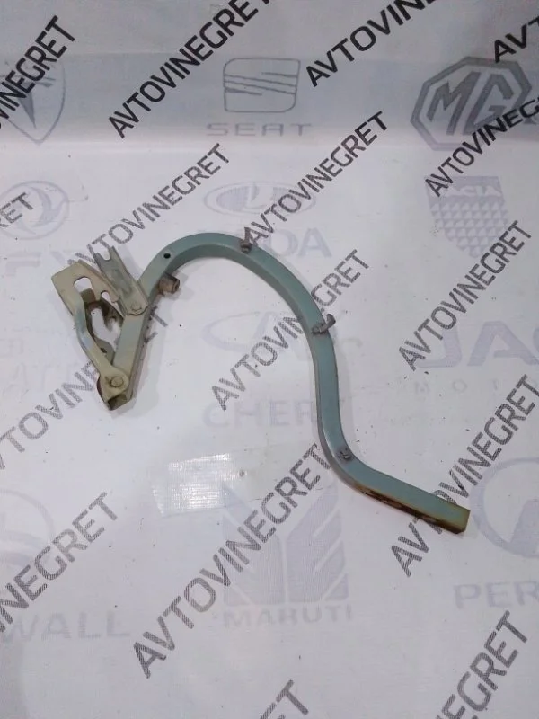 Петля крышки багажника левая Chevrolet Lacetti