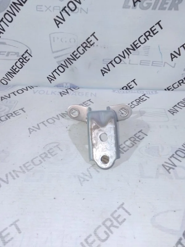 Петля двери передней правой Hyundai ix35