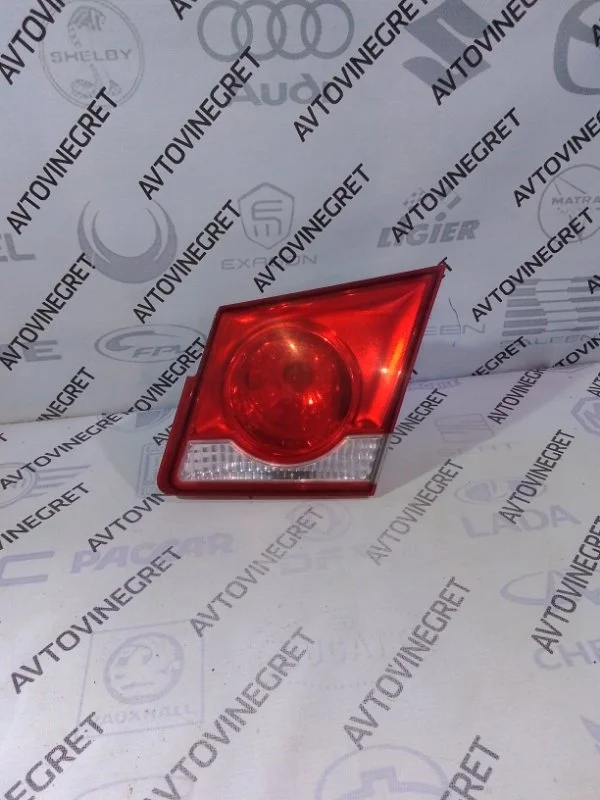 Фонарь правый Chevrolet Cruze