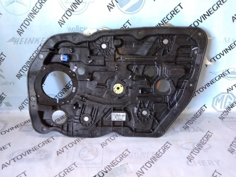 Стеклоподъемник передний правый Kia Ceed 2
