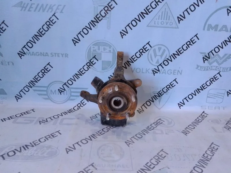 Кулак поворотный передний правый Kia Ceed 2