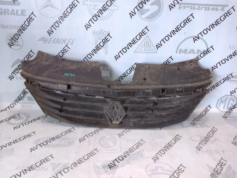 Решетка радиатора Renault Logan 1