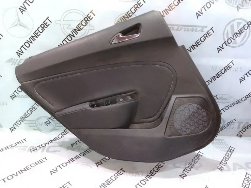 Обшивка двери задней левой OPEL Astra J