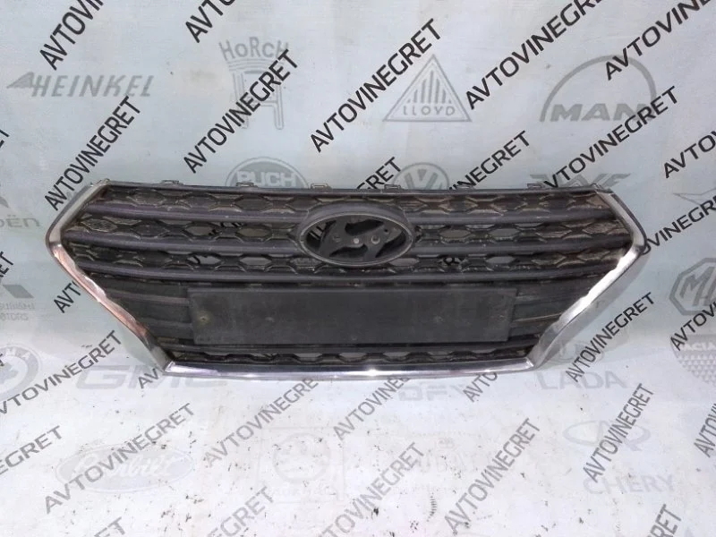 Решетка радиатора Hyundai Solaris 2