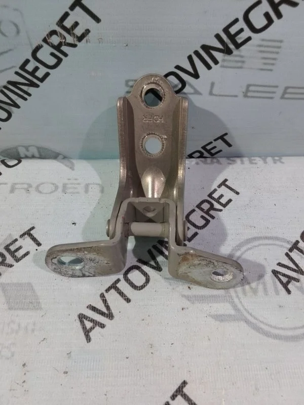 Петля двери задней правой нижняя Kia Ceed 1