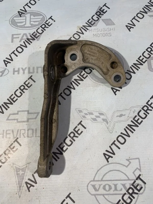Кронштейн КПП Renault Duster 1 F4R 2.0