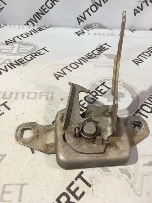 Замок капота Renault Duster 1 F4R 2.0