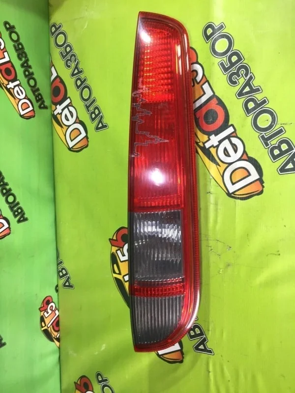 Фонарь правый Ford Focus 2