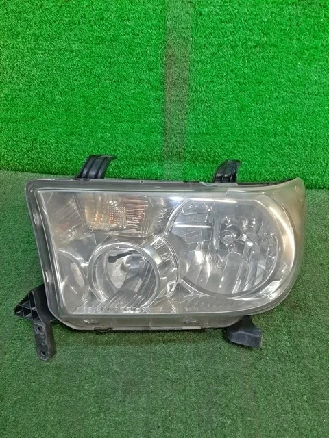 Фара левая (ремонт крепления) USK65 TOYOTA SEQUOIA XK60 2007-2020, TUNDRA XK50 2006-2009, TUNDRA XK50 2009-2013, TUNDRA XK50 2013-2022