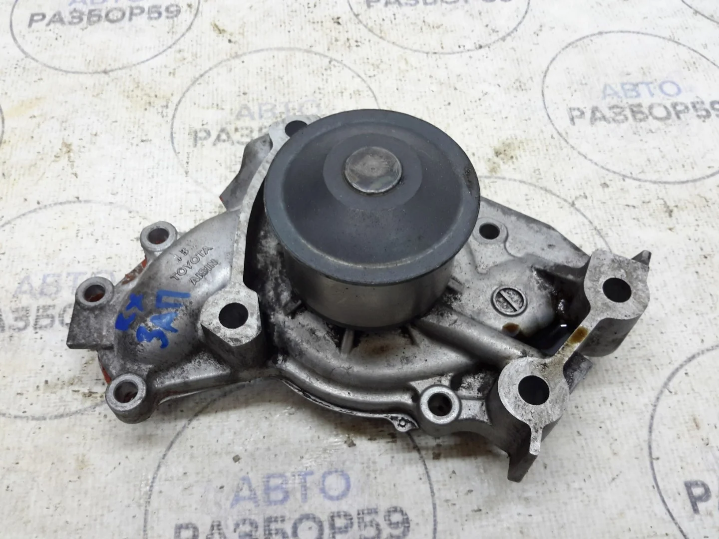 Помпа Lexus RX300 1