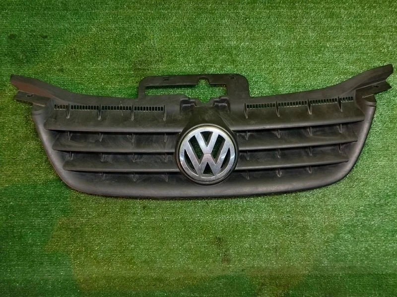 Решетка радиатора Volkswagen Touran 2004 1T1