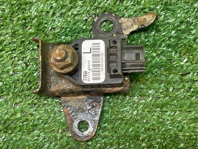 Датчик удара airbag Toyota Avensis T250