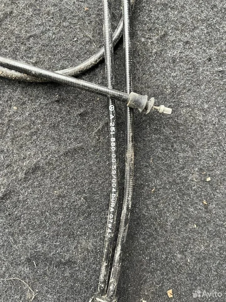 Трос капота mercedes w251 r 251 a2518800059