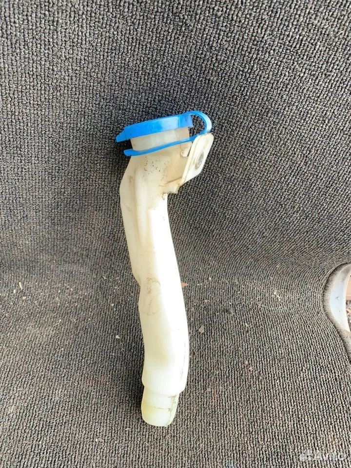 Горловина бачка омывателя mercedes a1648600064