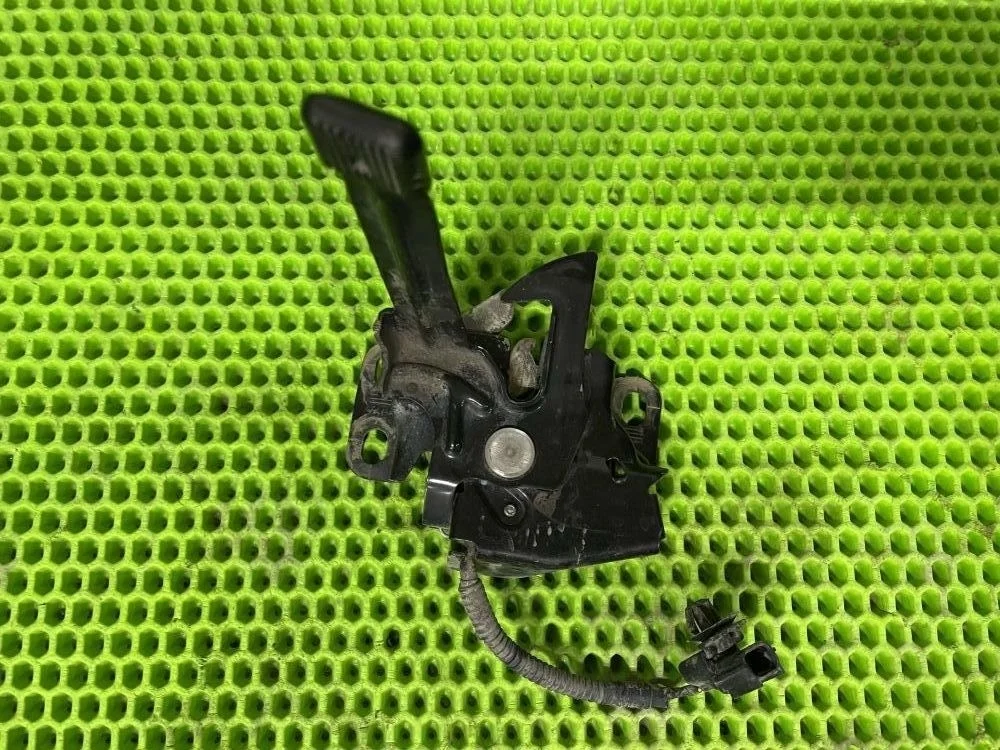 Замок капота Honda Civic 4D 2006-2012