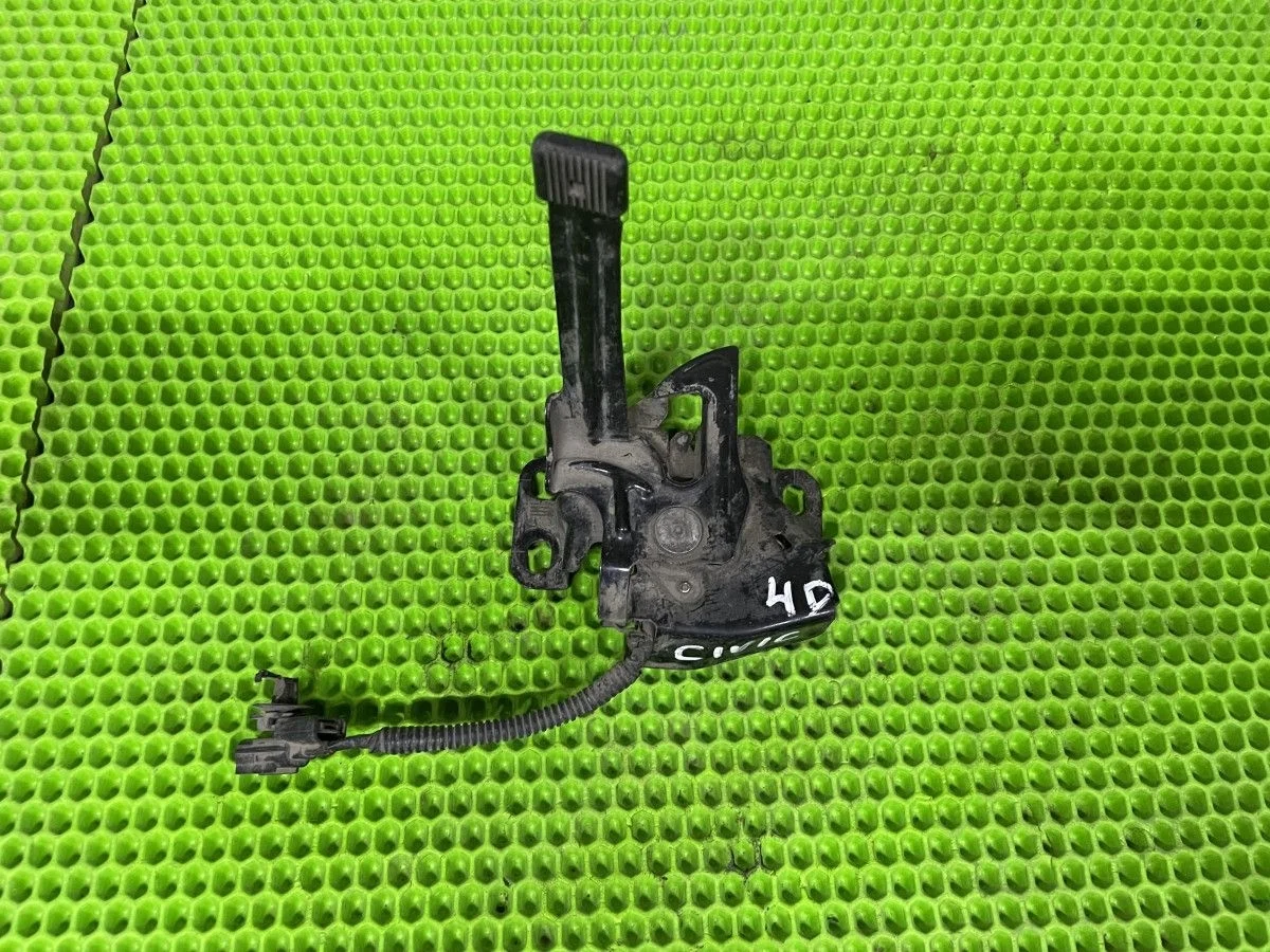 Замок капота Honda Civic 4D 2006-2012