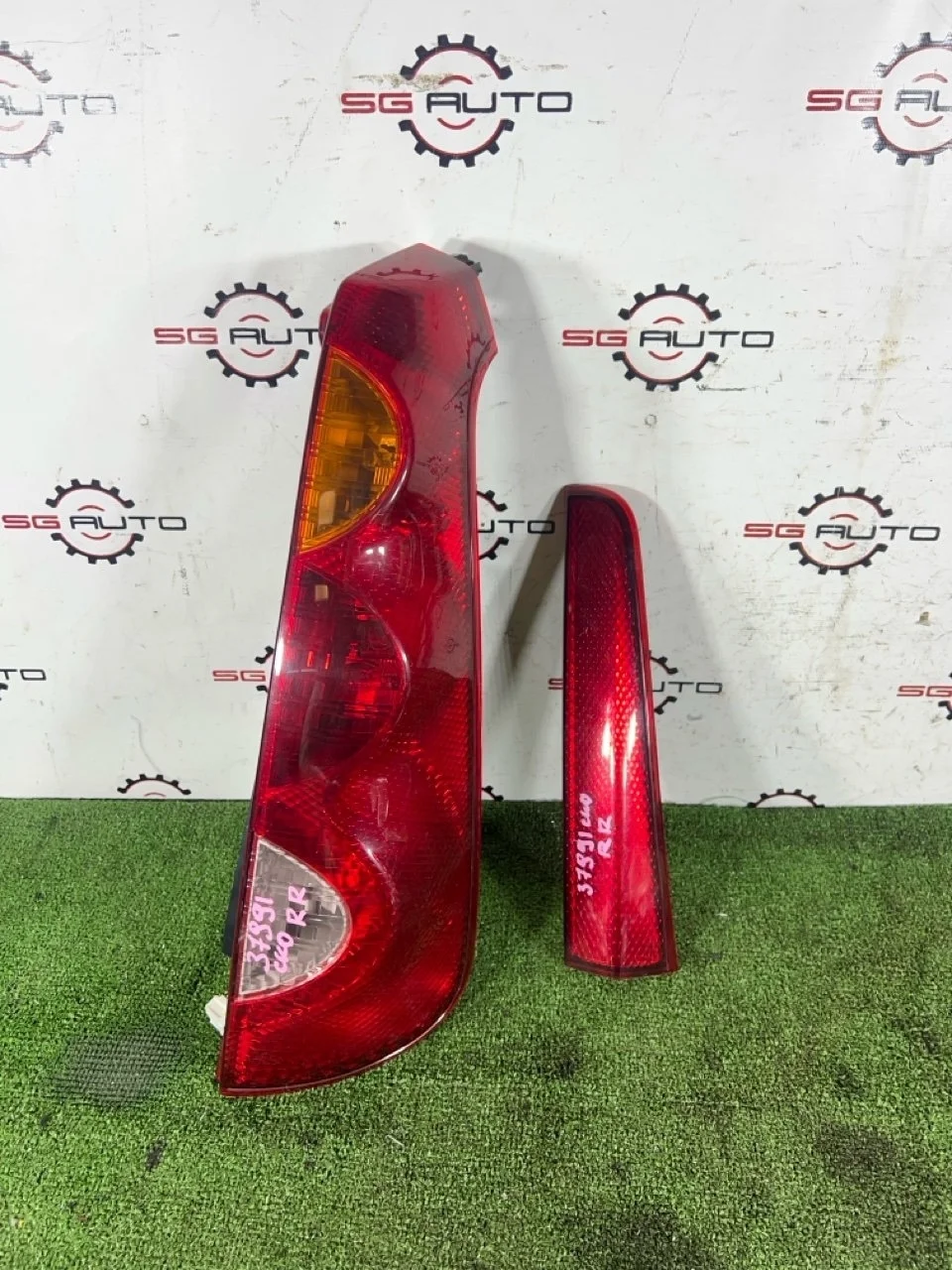 Стоп-сигнал Nissan Note 2007 E11