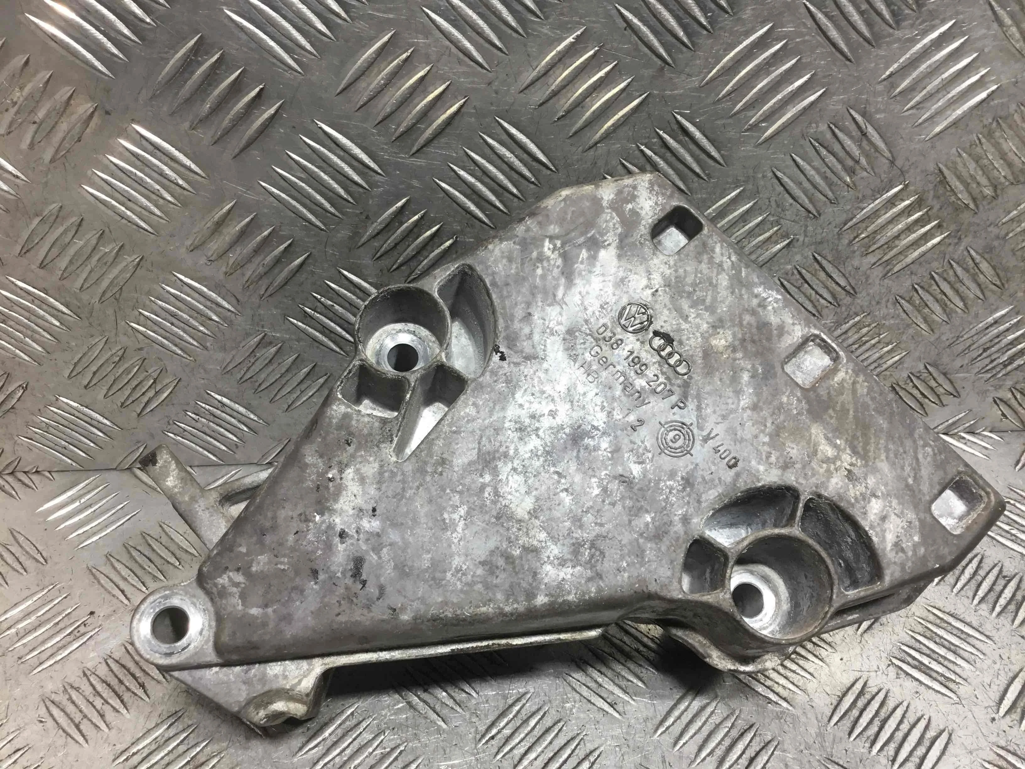 Кронштейн двигателя Skoda Fabia 1 поколение (1999-2004) дизель 1.9 SDI Механика