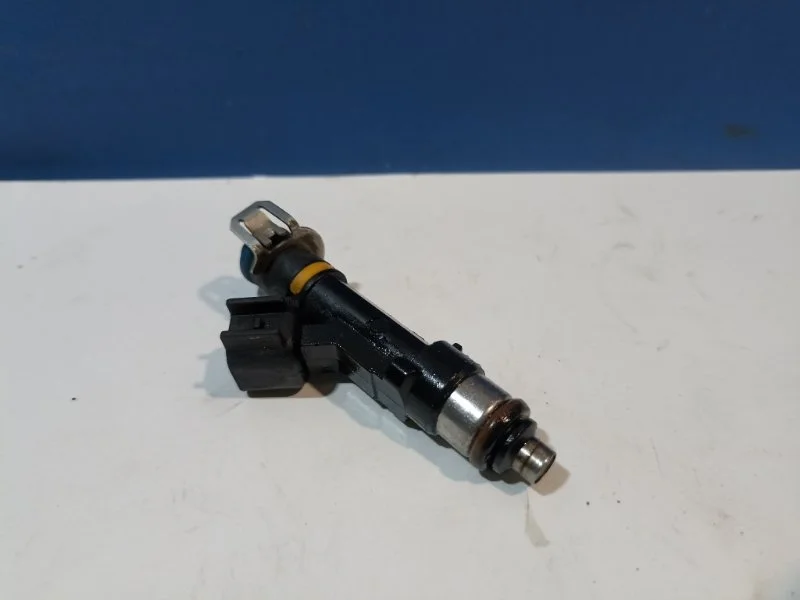 Форсунка топливная Mazda Mazda 6 L3G513250 GH