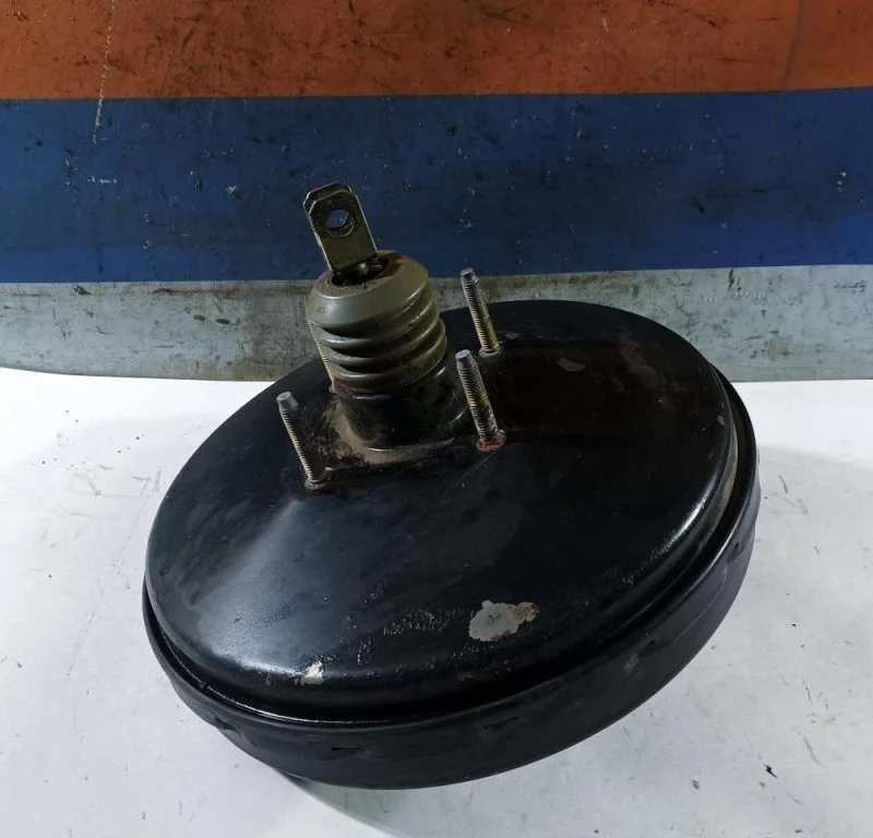 Вакуумник тормозной Ford Focus 1 98AB2B195AG