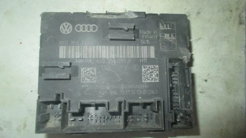 Блок управления дверью Audi Q3 8X0959793HZ00 8UB, передний левый